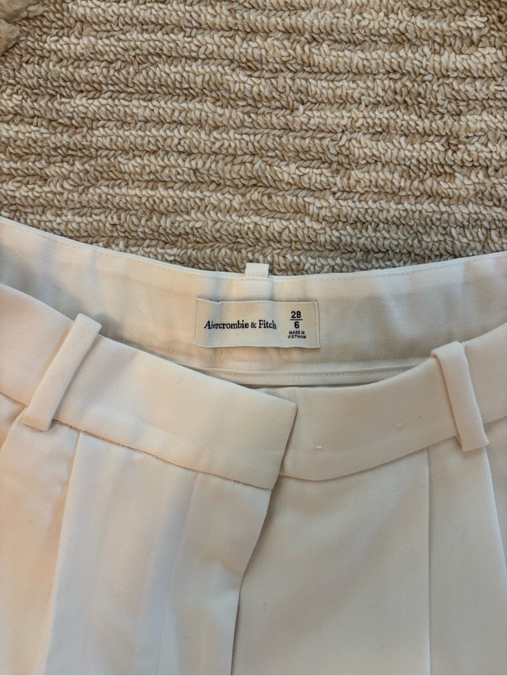 Abercrombie & Fitch Sloan Tailored Short - Picture 4 of 6